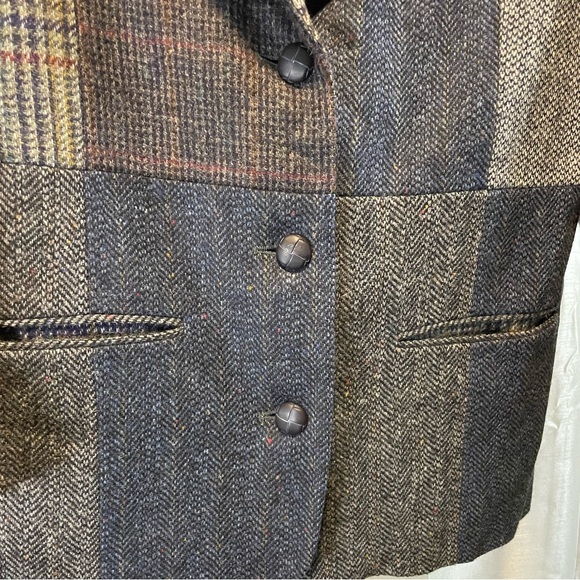 Vintage International Scene wool blazer, size small, herringbone and plaid - Picture 4 of 16